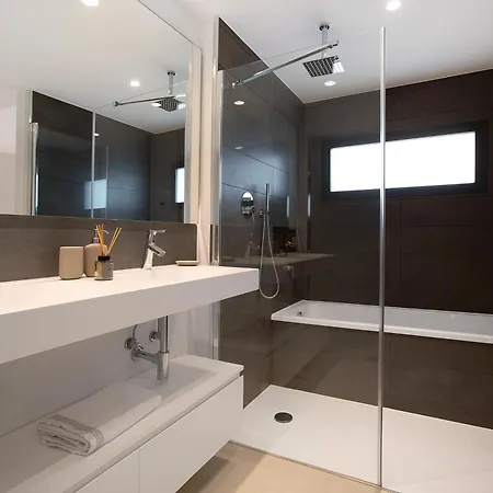 Luxury In Higueron West Apartment
